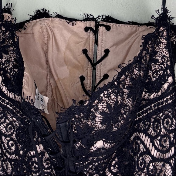 Foley strapless lace dress, size medium - Picture 16 of 16